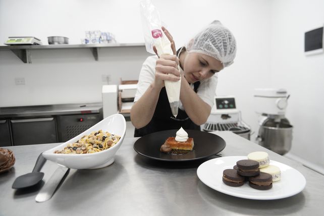Desde su sede central hacen la producción de todo su catering que luego es llevado a cada evento o industria.