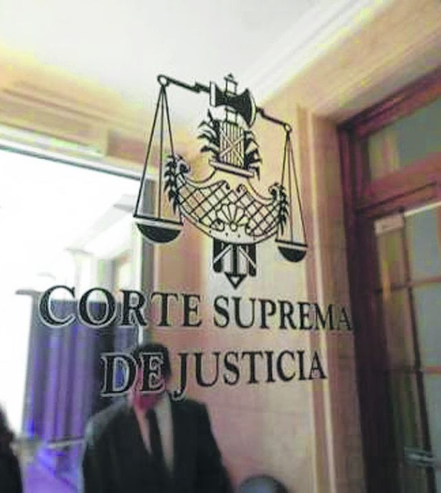 par. Al estar integrada por seis miembros