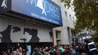 Madres de Plaza de Mayo resisten un inventario