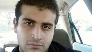 Fue en venganza contra los gays, dijo el amante del asesino de Orlando