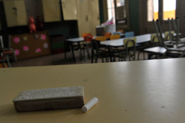 Faltazo. La baja en la cantidad de licencias por enfermedad de docentes ahora se busca extenderla a otras áreas.