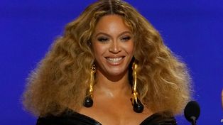 Beyoncé superó a Alison Krauss como la artista femenina con más Grammy con 28 galardones en toda su carrera.