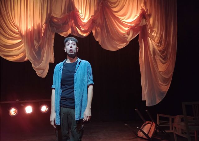 Un fenómeno del teatro independiente que sorprendió a la calle Corrientes