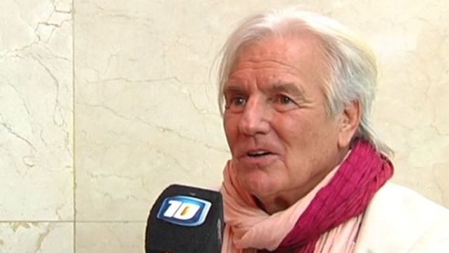 Ídolo. Sergio Denis cumplió ayer años internado. Su familia lo acompañó y participó de una misa.&nbsp;