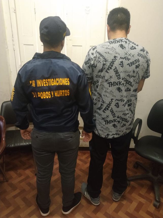 Cay&oacute; por violar la cuarentena. El hombre andaba en la calle a pesar de estar prohibido.