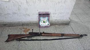 Barrio Chalet: empezó como violencia de género y lo apresaron con un fusil Mauser de guerra