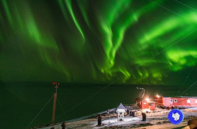 Espectaculares auroras australes se vieron en la Base Belgrano II, de la Antártida