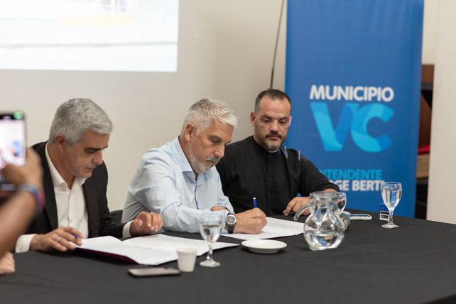 Bartolacci y Berti rubricaron el convenio para la integración del Instituto de Formación con el Punto UNR.
