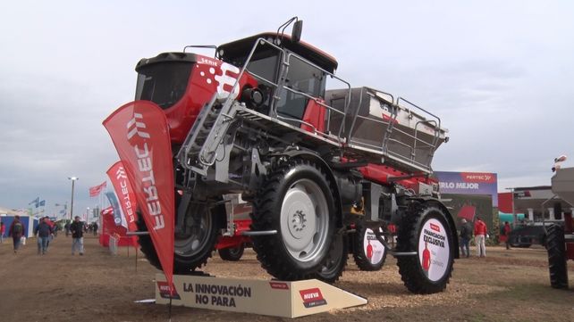 Fertec presentó nueva fertilizadora que promete menor inversión inicial