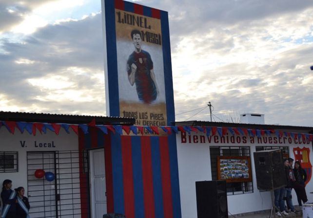 El nuevo club ubicado en el norte de la ciudad de Santa fe lleva la imagen de Lionel Messi en su frente.