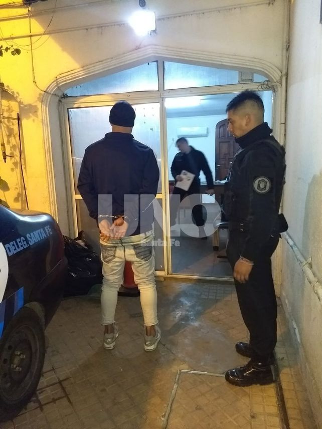 Cayó preso con auto robado y un revólver cargado en B° Barranquitas