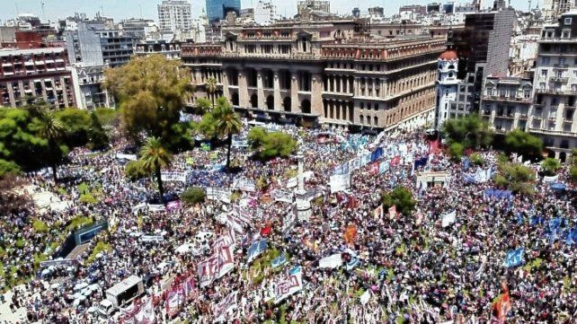 Marcha: Intiman a gremios a pagar por el operativo seguridad