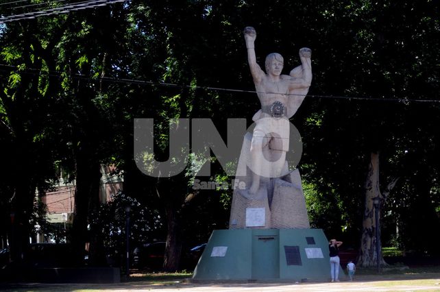 Resistencia. Hubo muchos proyectos para homenajearlo y restaurar sus estatuas pero ninguno prosperó. Hoy sólo queda en pie la obra en la Costanera.