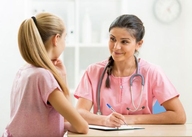 ¿Cuándo es necesario hacer la primera consulta ginecológica?