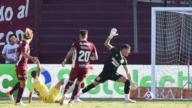 Gaspar Servio fue uno de los varios jugadores que estuvieron por debajo de su nivel. Cometió un grave error en el segundo gol.
