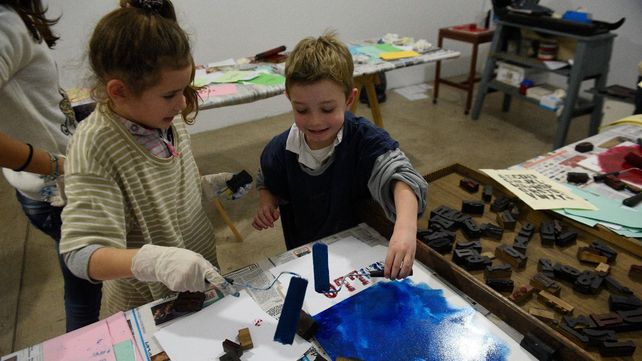 Durante estas vacacione de invierno, el Museo Diario La Capital invita a los más chicos aparticipar en un taller de collage inspirado en Antonio Berni