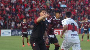 Quién es el arquero que pretende Ezequiel Medrán para Colón en 2026
