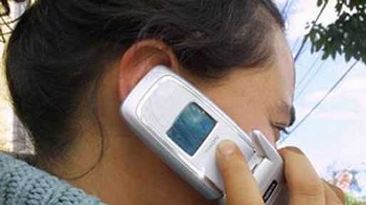 Antes de seguir subiendo el precio, las empresas de celulares deberían mejorar el servicio