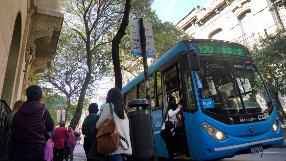 Denuncian falta de frecuencia en el transporte en vacaciones de invierno