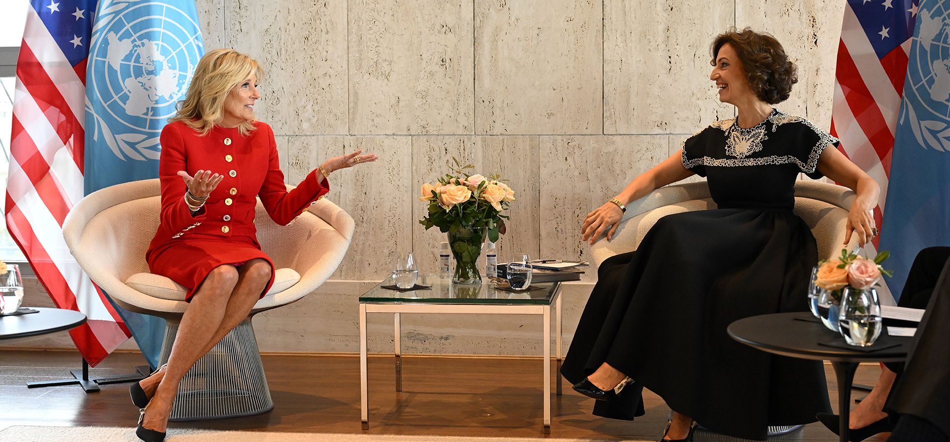 La primera dama Jill Biden, y la directora general de la Unesco, Audrey Azoulay, hablan en la sede de la UNESCO en París, el martes 25 de julio de 2023. (Bertrand Guay, Piscina vía AP) La primera dama Jill Biden, y la directora general de la Unesco, Audrey Azoulay, hablan en la sede de la UNESCO en París, el martes 25 de julio de 2023. (Bertrand Guay, Piscina vía AP)