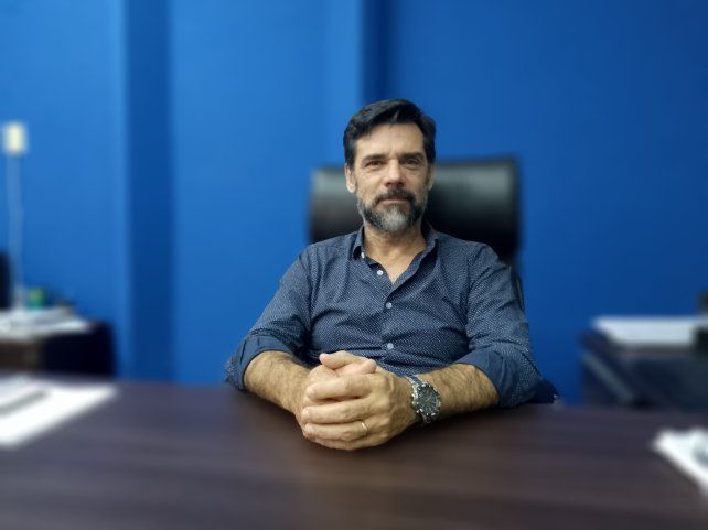 &nbsp;Es muy dificil circular por las veredas y muchas veces las personas tienen que caminar por la calle. El mantenimiento de las veredas es potestad del propietario