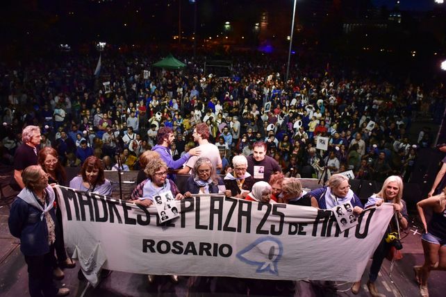 Basta. Se escuchó el reclamo por la suspensión de dos juicios en Rosario.