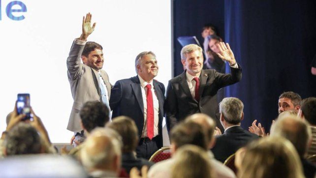 Gobernadores se reúnen en Paraná para contraponer una agenda federal al centralismo de Milei Gobernadores se reúnen en Paraná para contraponer una agenda federal al centralismo de Milei