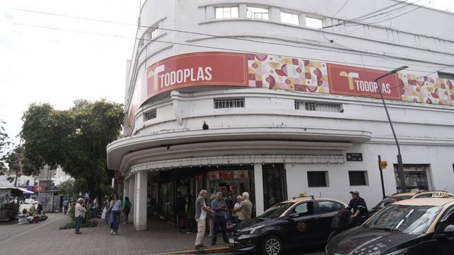 Los bazares en peatonal San Martín ocupa grandes cantidades de metros cuadrados.