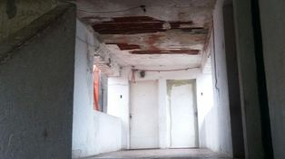 Se desmoronó el techo de un monoblock de barrio Acería
