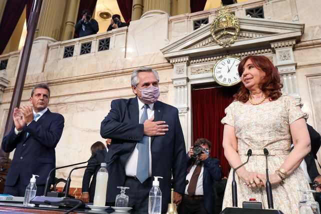 Alberto Fernández estará flanqueado por los titulares del Senado y de Diputados
