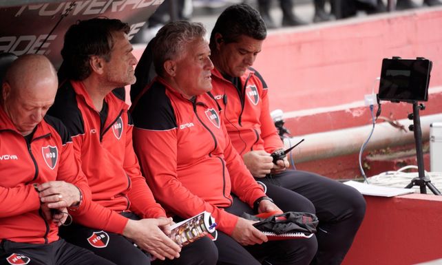 El Indio Fagiani acompañado a su izquierda de Adrián Coria y el Chino Aquino. (LA CAPITAL/Sebastian Suarez Meccia)