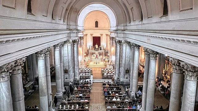 Oración. En la puerta del Triduo Pascual quiero pedirles que nos situemos al pie de la cruz y tomemos conciencia de cuánto dolor habrá sentido Jesucristo por este tiempo histórico