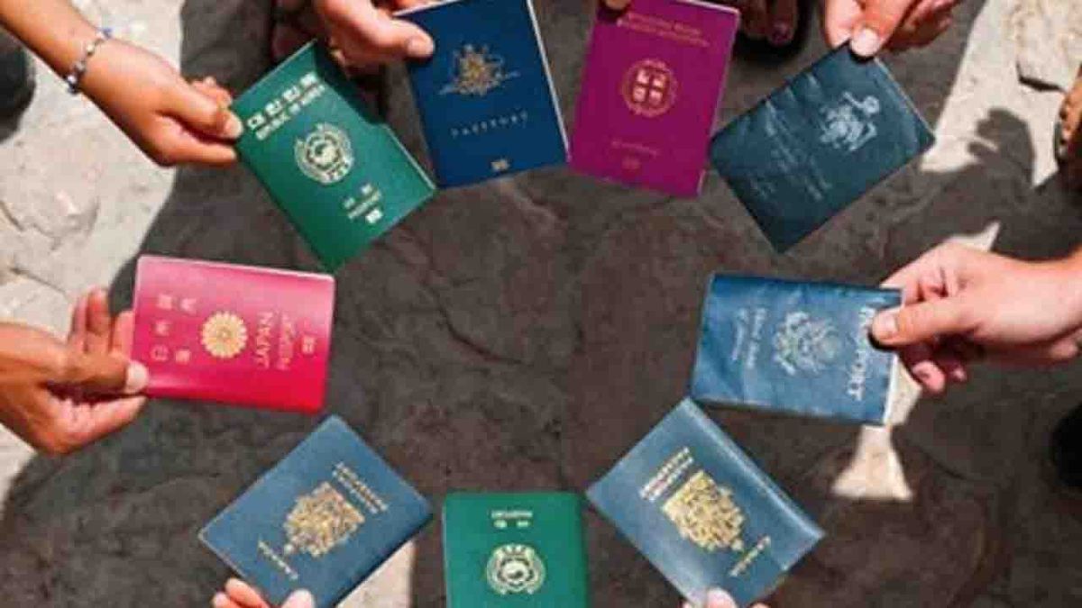 El significado de los colores que tienen los pasaportes