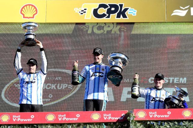 Marco Dianda festejó con el equipo Guri Competición.