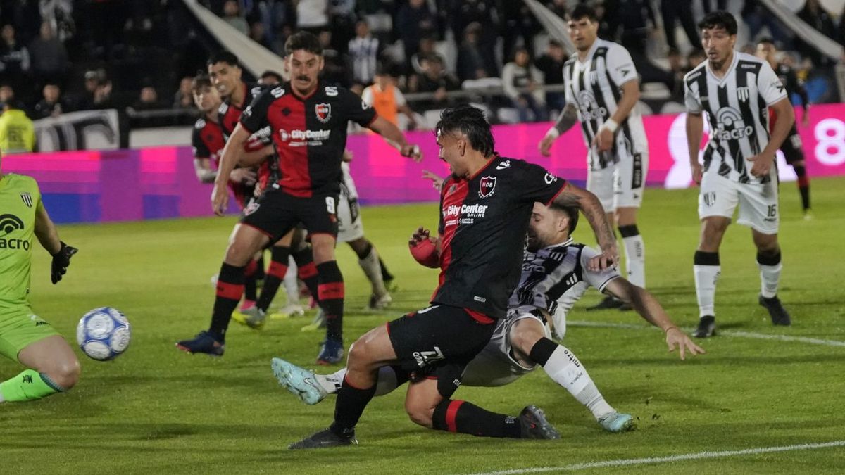 La caída de Newell's y el fin del invicto de 7 partidos no lo saca de carrera