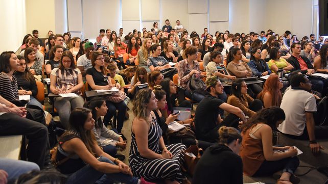 Todos en las aulas. En la UNR estudian hoy más de 80 mil alumnos