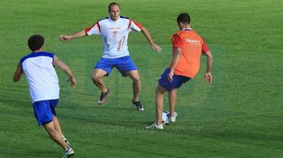 Enzo Noir ingresará al 11 inicial del Decano. El Ruso suplantará al lesionado Felipe Cadenazzi.&nbsp;