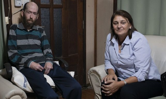 Amigos. Fabián Tomasi recibió a Estela Lemes en su casa de Basavilbaso: comparten una historia común.