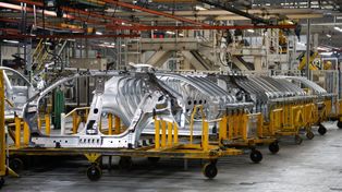 Alerta empleo. En la planta de El Palomar de Stellantis se produce en Peugeot 208 y 2008. Cayeron las ventas en el mercado interno y las exportaciones.