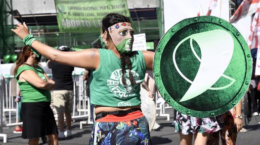 Aborto legal: verdes y celestes se manifiestan frente al Congreso