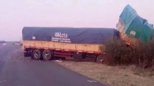 Dos camiones chocaron de frente en la Ruta Provincial 6