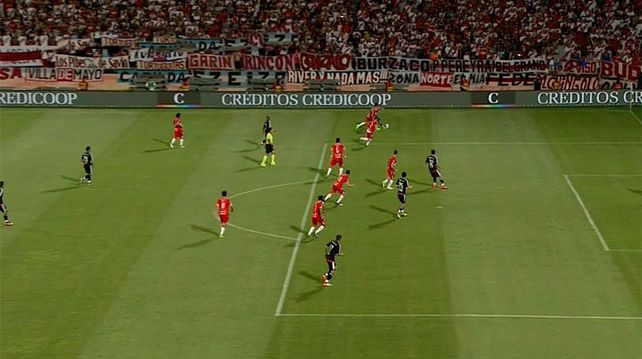 River metió un gol en offside y en las redes se acordaron todos