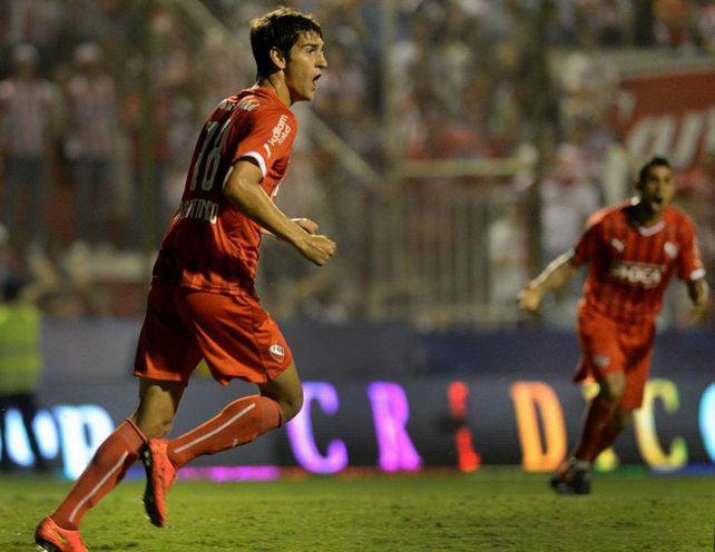 Albertengo. Ñuls va por el punta del Rojo.