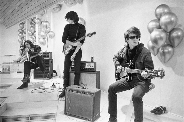 El documental de Todd Haynes funciona como un homenaje a Velvet Underground y al ambiente artístico experimental de la Nueva York de los años 60.&nbsp;