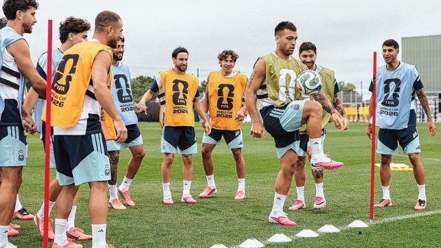 La Selección Argentina llegó a Dallas en la previa del partido ante Austria