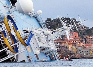Los pasajeros del crucero hundido pelearon por los chalecos salvavidas