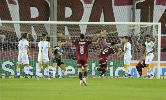 Ya con Somoza como entrenador, Central perdió feo en cancha de Lanús y quedó lejísimo dela clasificación.