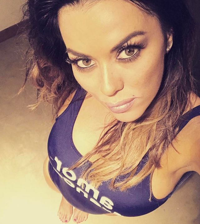 Benjamín Vicuña es un mirón y atrevido, afirmó Karina Jelinek al contar una anécdota en Miami