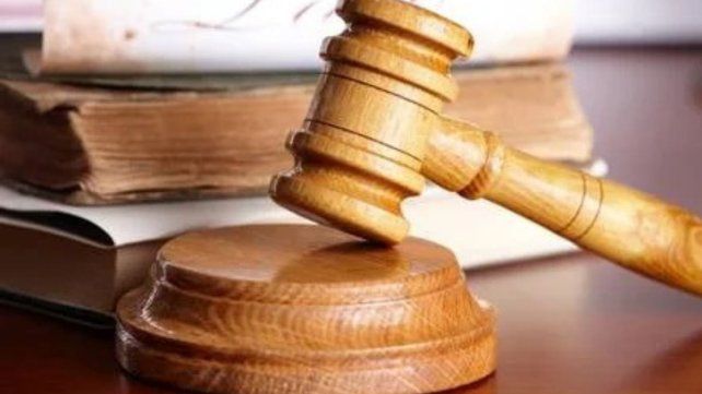 Nadie puede negarse a ser jurado. Es una carga pública y