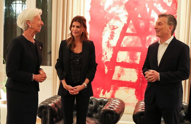 Anfitrión. Macri recibió a Lagarde junto a su mujer
